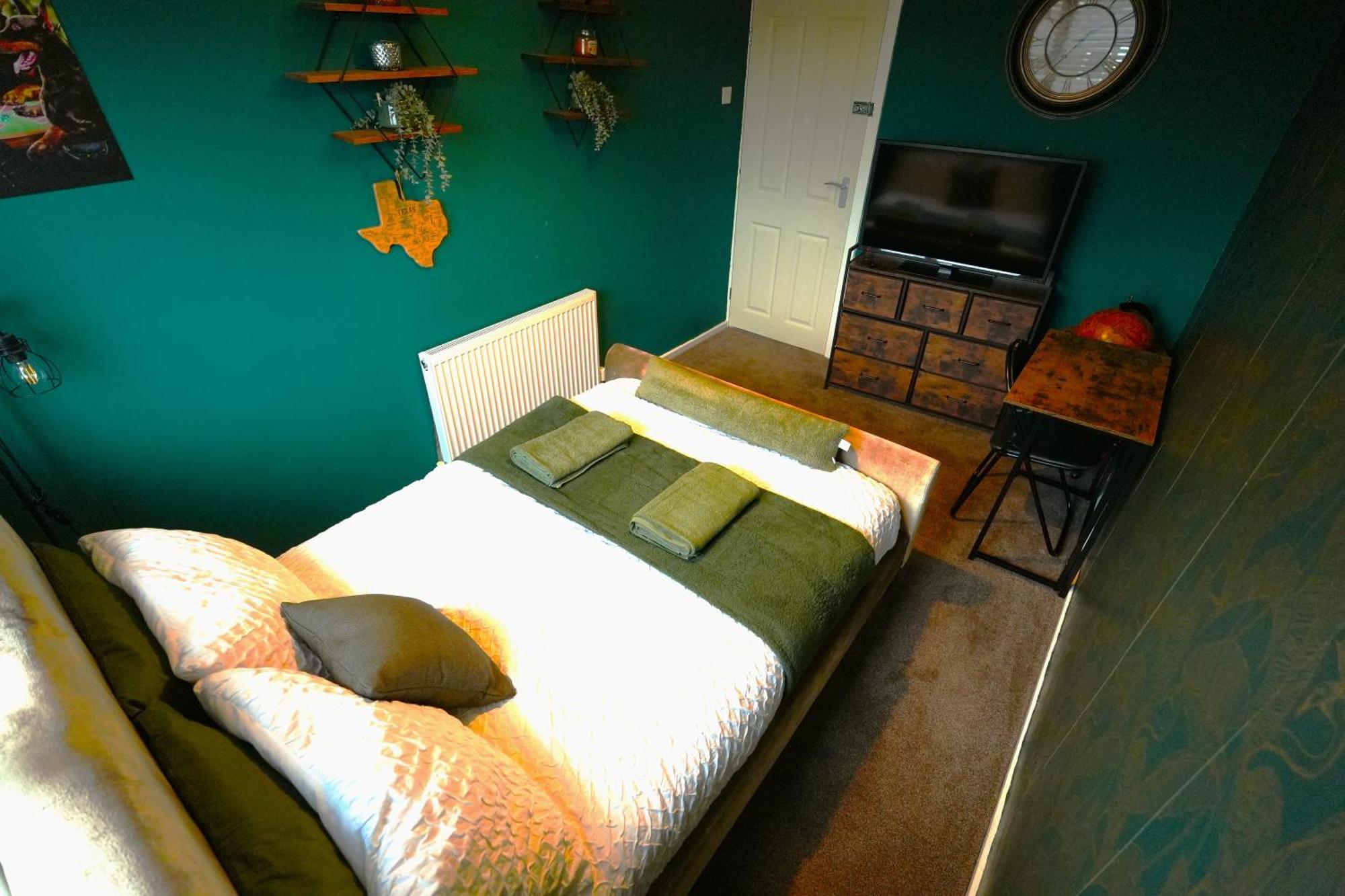 Detached Homestay - Super, King & Double Rooms - Leyland, Preston, Chorley, Lancashire المظهر الخارجي الصورة
