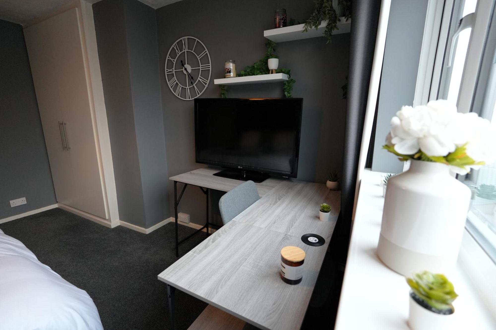 Detached Homestay - Super, King & Double Rooms - Leyland, Preston, Chorley, Lancashire المظهر الخارجي الصورة